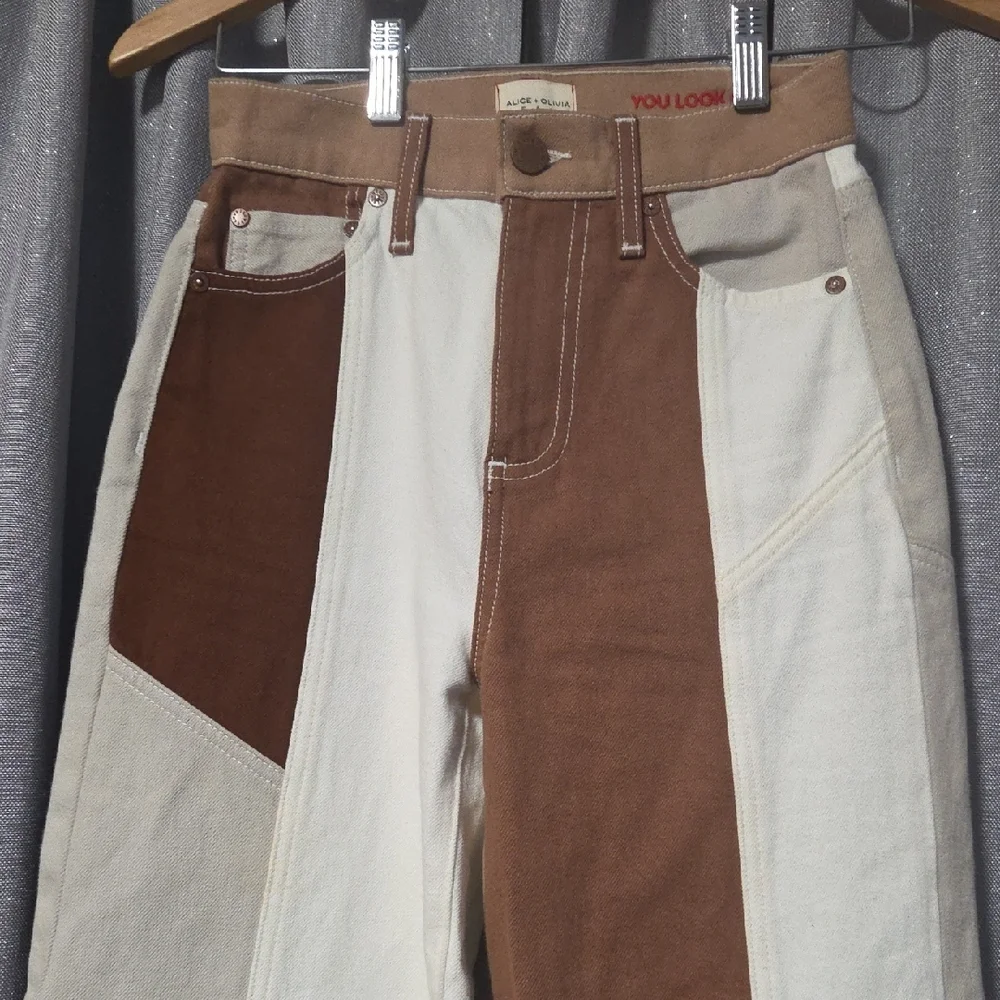 Alice + Olivia Tan Jeans - Picture 6 of 7